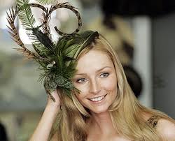 this is a fascinator this is a fascinator