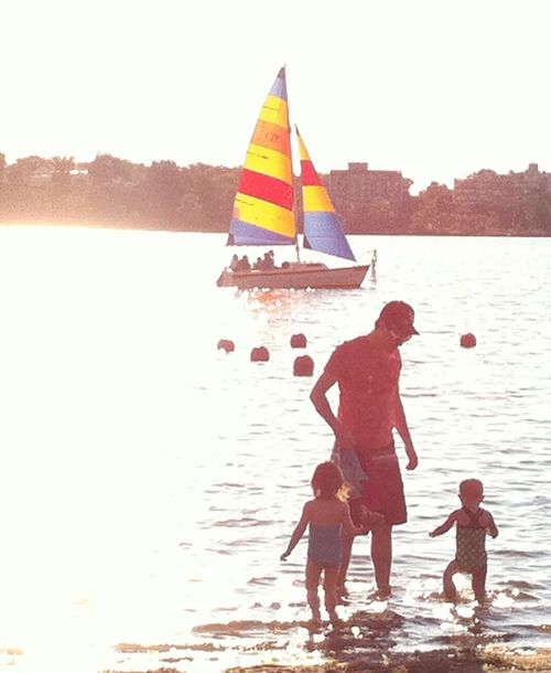 Mae Cake's legs Mae Cake's legs