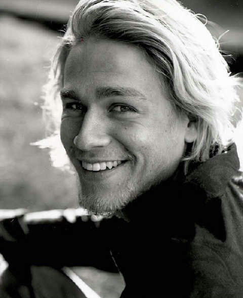 600full-charlie-hunnam 600full-charlie-hunnam