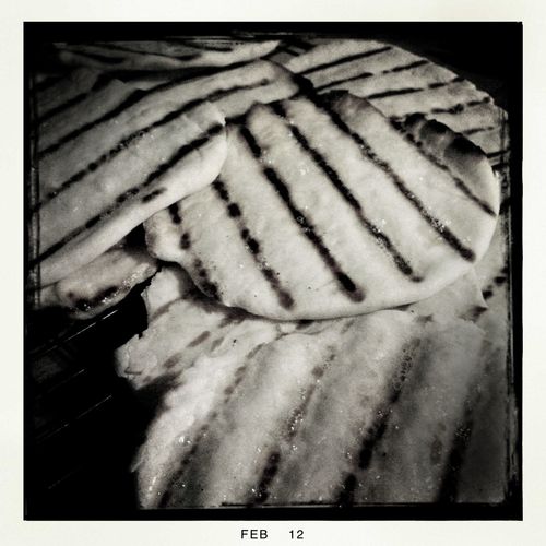 lots o' homemade naan