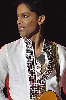220px-Prince_at_Coachella_001 220px-Prince_at_Coachella_001